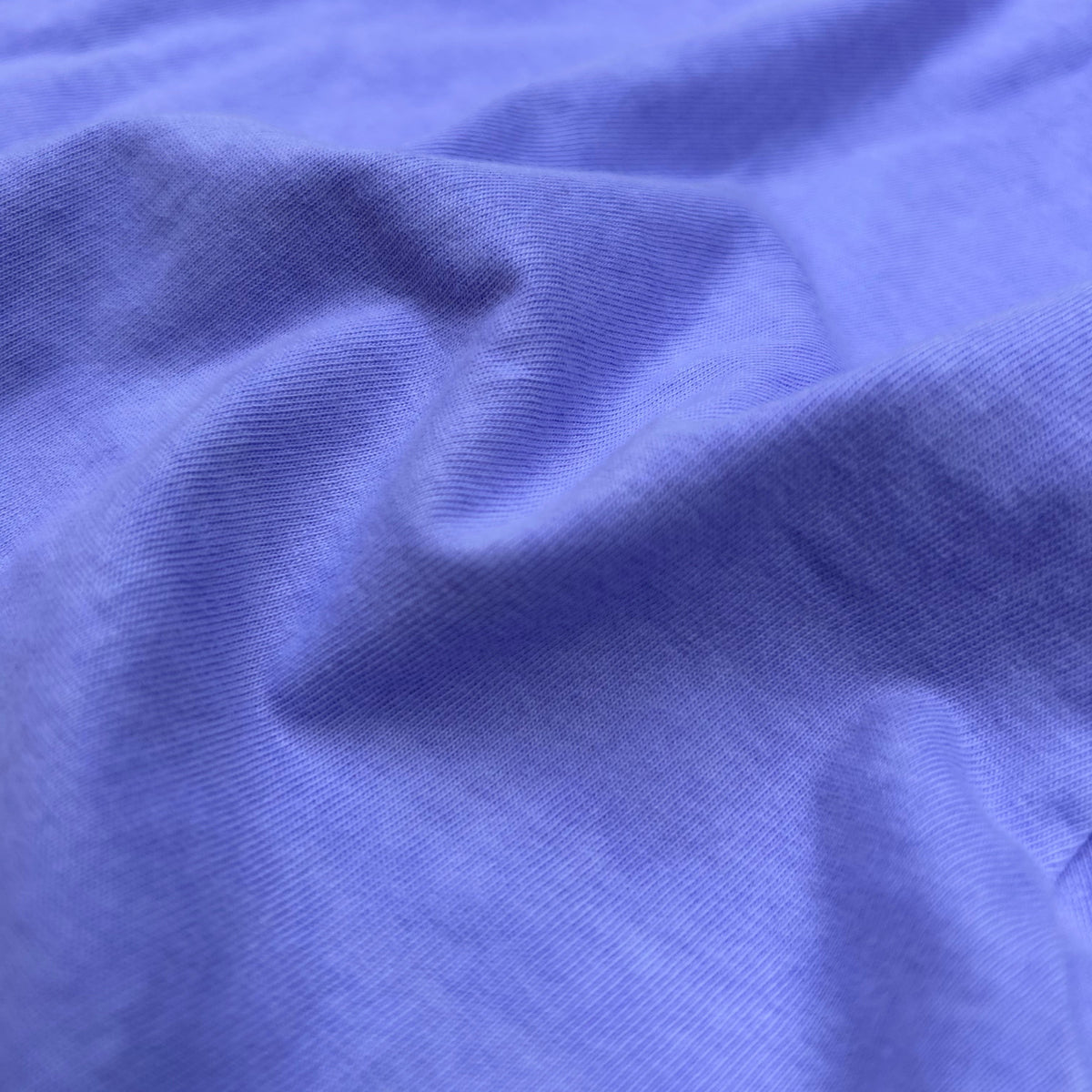 TRAILHEAD TEE IN ATMOSPHERE