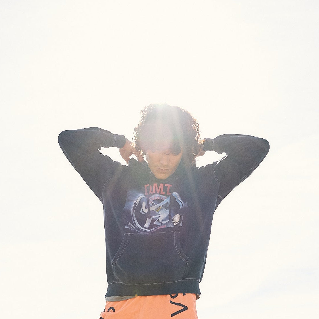 SAURI D.M.T. HOODY IN STONE WASH BLACK