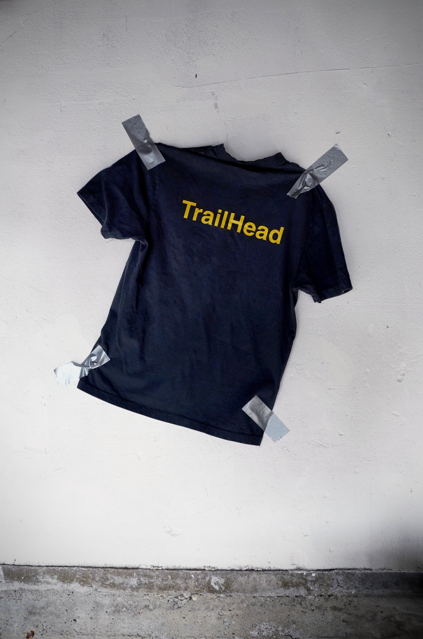 SAURI TRAILHEAD TEE IN VINTAGE BLACK