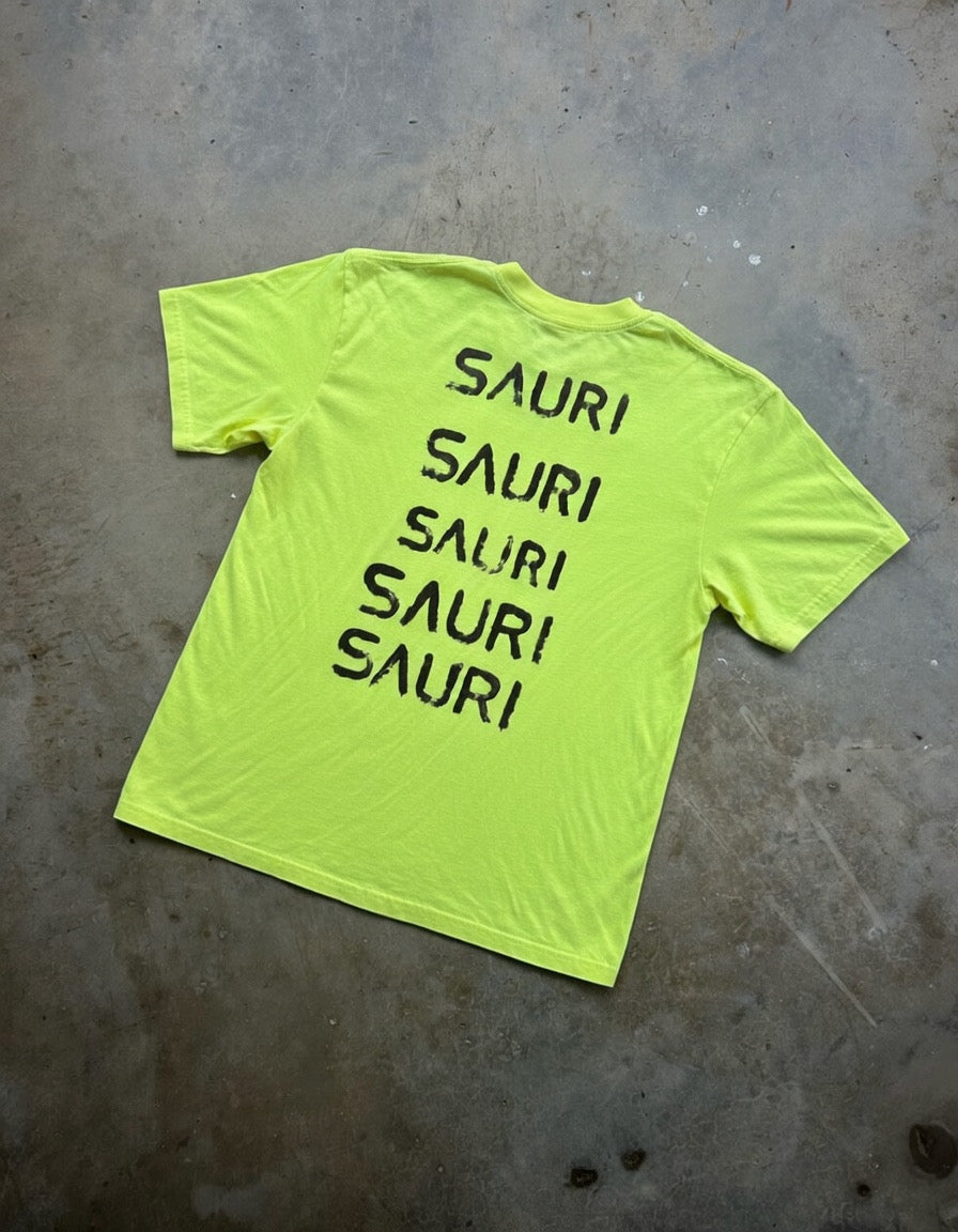 LA MARATHON X BRIAN LOTTI TEE IN NEON TALK