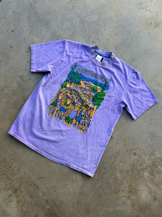 LA MARATHON X BRIAN LOTTI TEE IN ATMOSPHERE