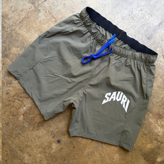 DURAN SHORT IN OLIVO 5 1/2" INSEAM