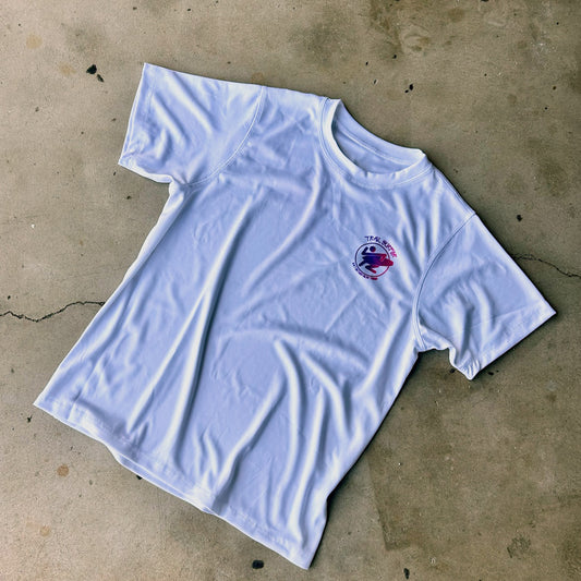 TRAIL MACHINE TEE IN SNOWDEN