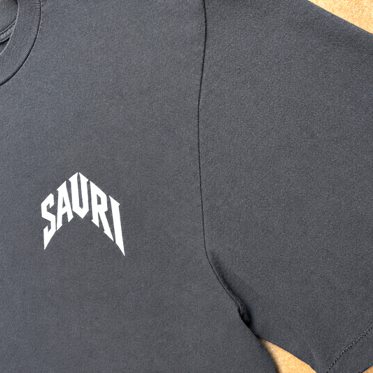 SAURI STRENGTH TEE STONE NOIR