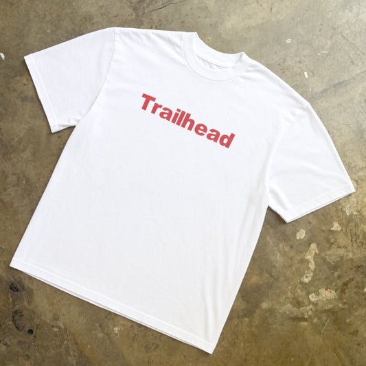 TRAILHEAD TEE IN STONE WASH SNOWDEN