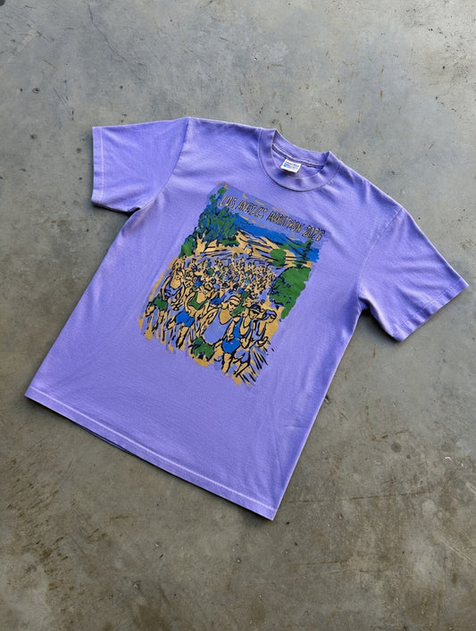 LA MARATHON X BRIAN LOTTI TEE IN ATMOSPHERE
