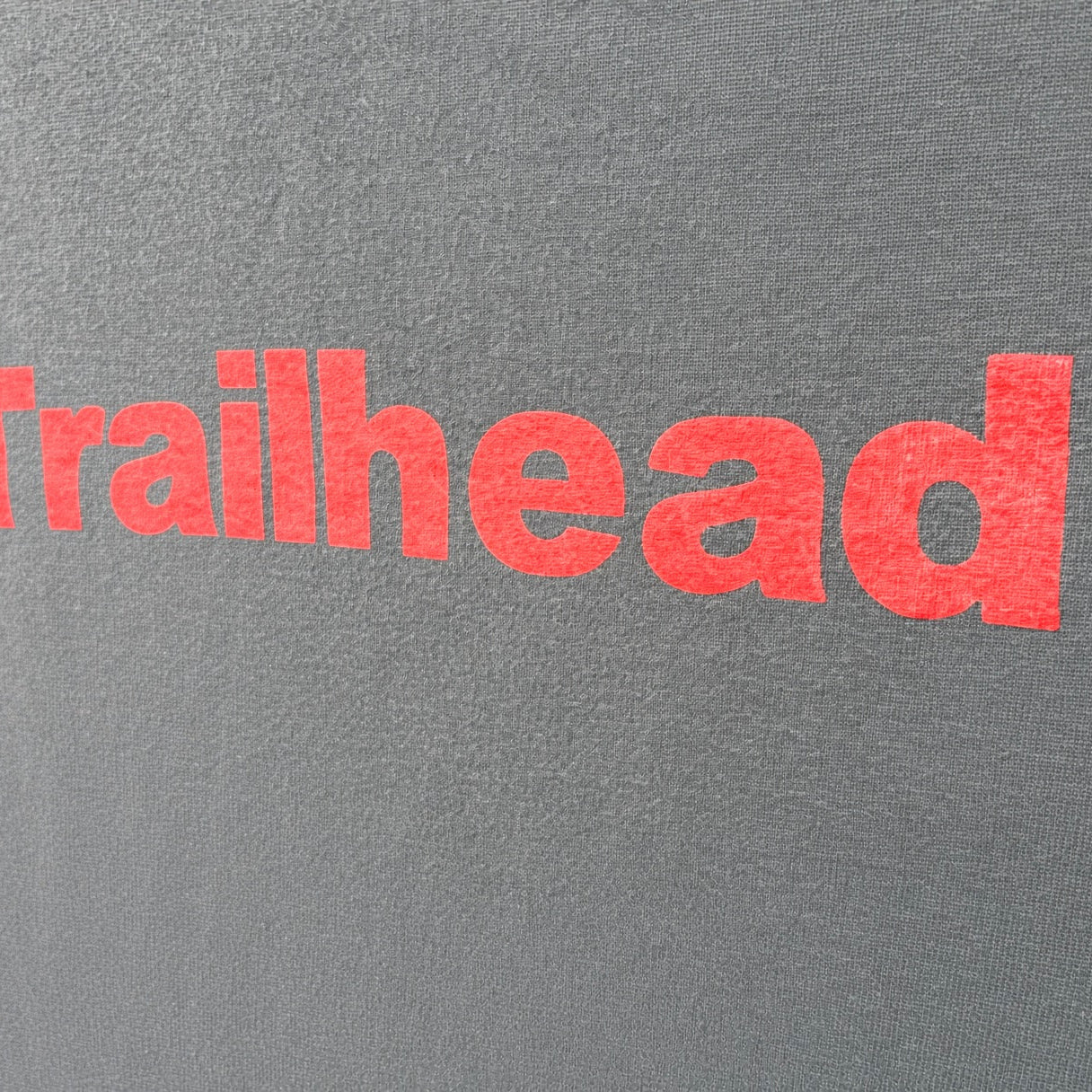 TRAILHEAD TEE IN 90'S NOIR